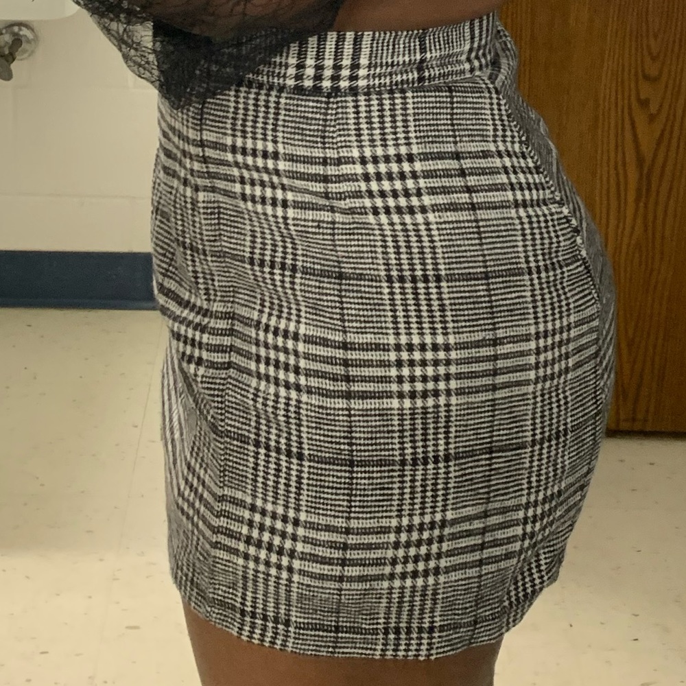 Skirt - Picture 2 of 3